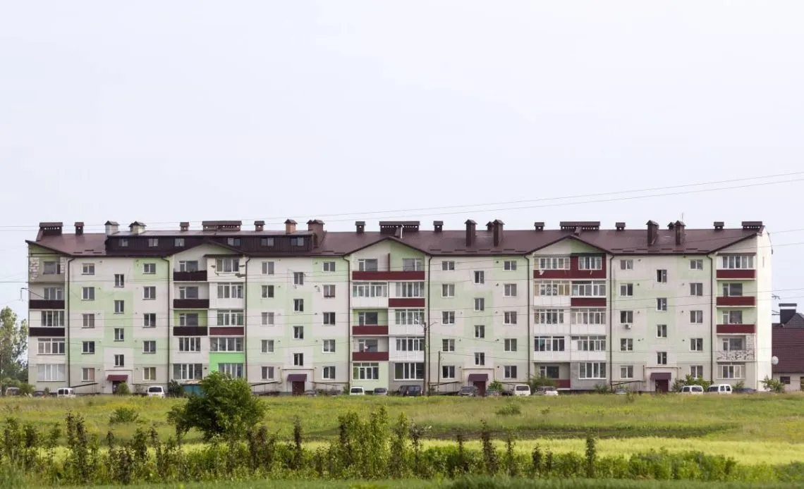 bloki na wsi ceny remont vs gotowe