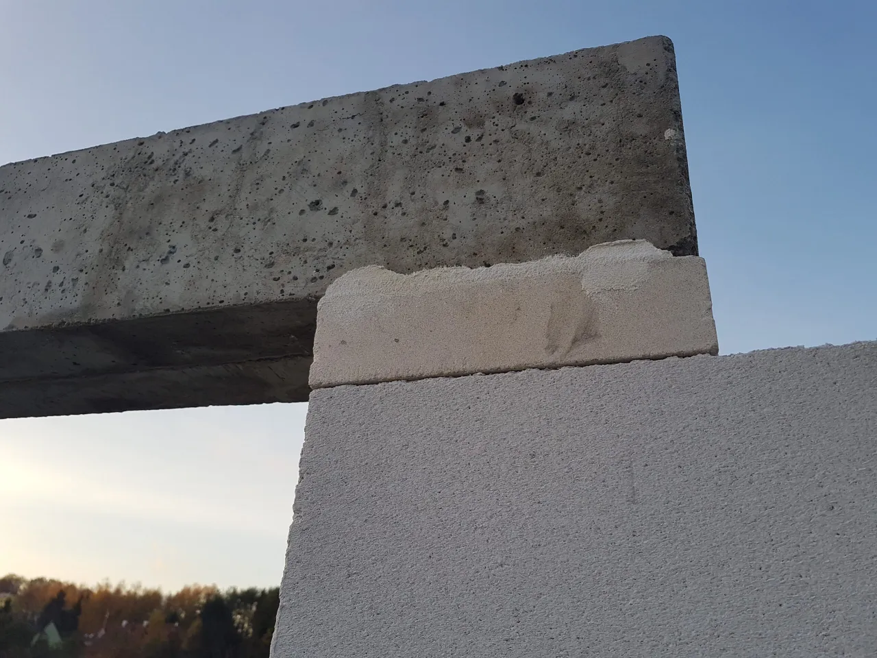 Przykładowe zbrojenie nadproża betonowego schemat