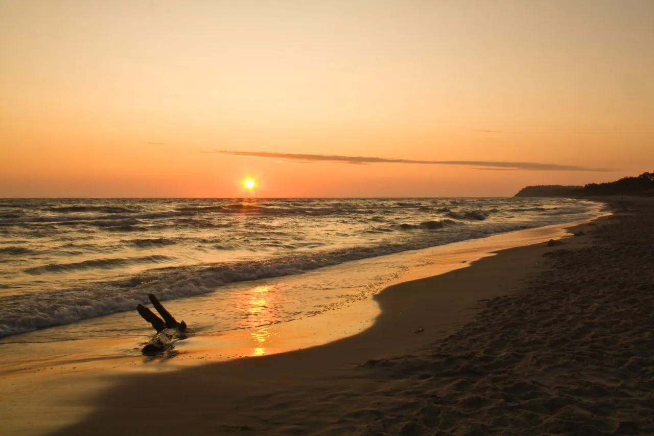 plaża Karwia lato słoneczna pogoda