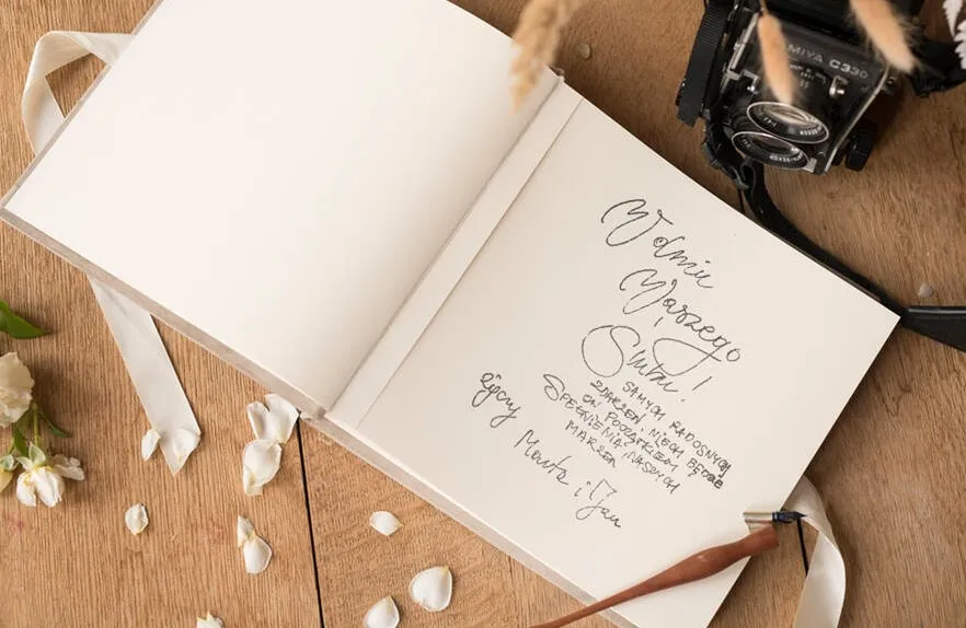 Przykłady wpis&oacute;w do księgi gości weselnych