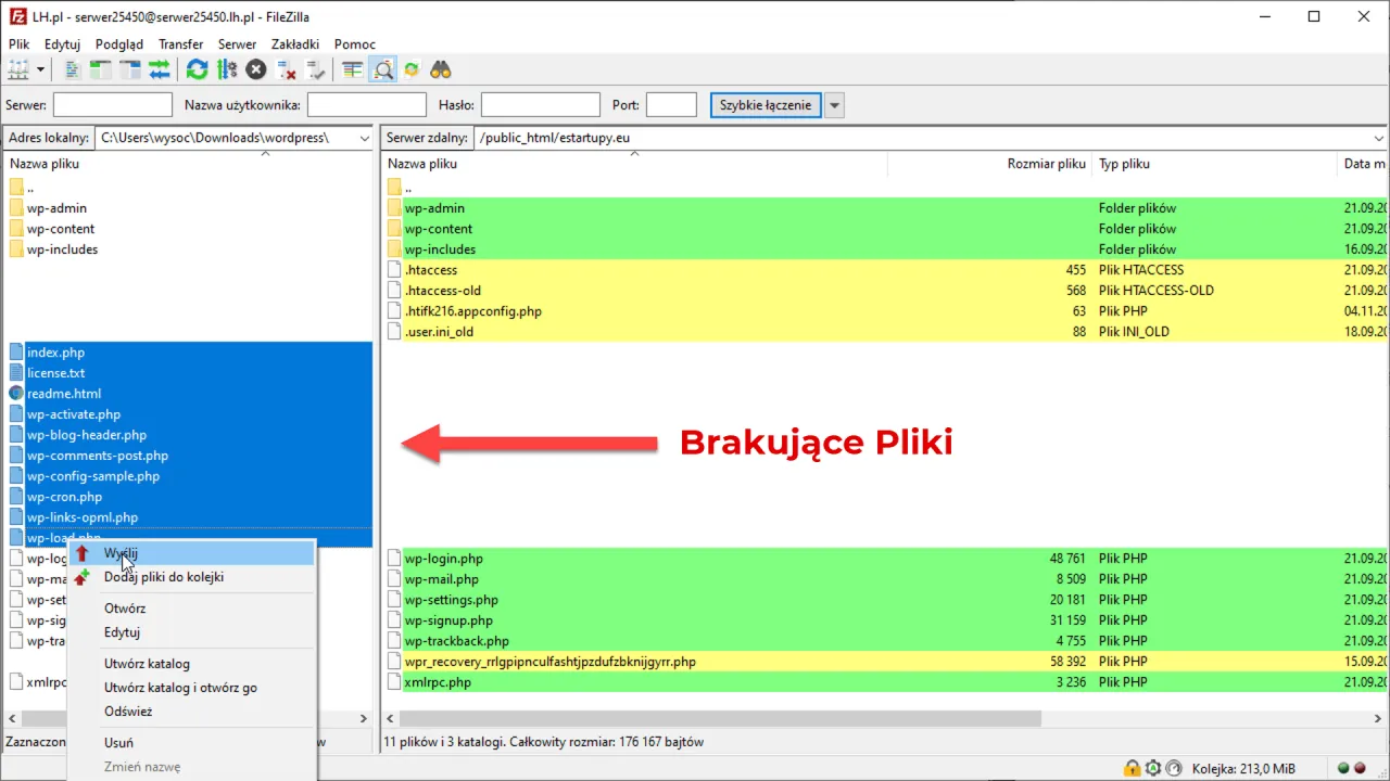 FileZilla pokazuje, jak zainstalować WordPress na serwerze. Po lewej pliki lokalne, po prawej zdalne, z czerwoną strzałką wskazującą brakujące pliki.