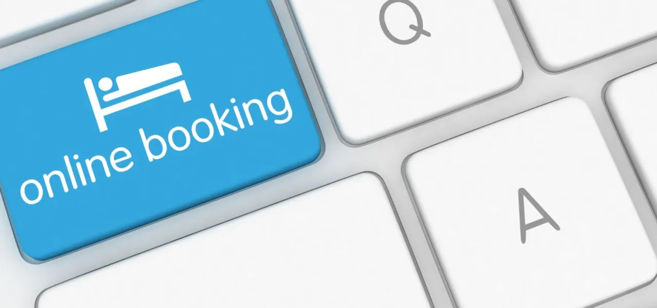 por&oacute;wnanie rezerwacji nocleg&oacute;w online vs bezpośrednio