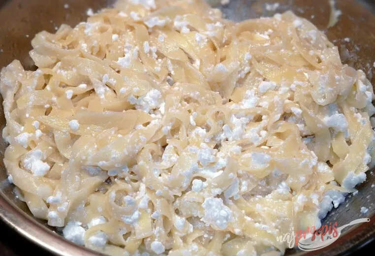 makaron z serem na słodko jak u babci