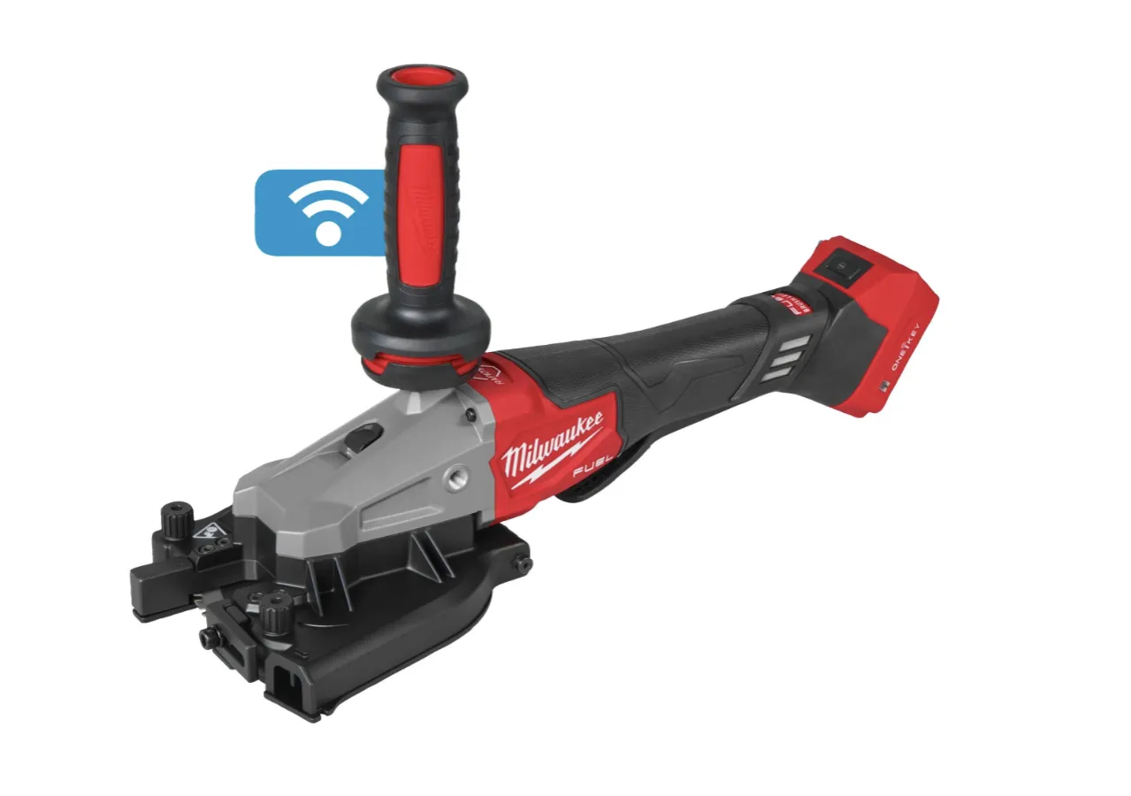 Profesjonalna wiązarka do zbrojenia Milwaukee z technologią ONE-KEY, gotowa do pracy.