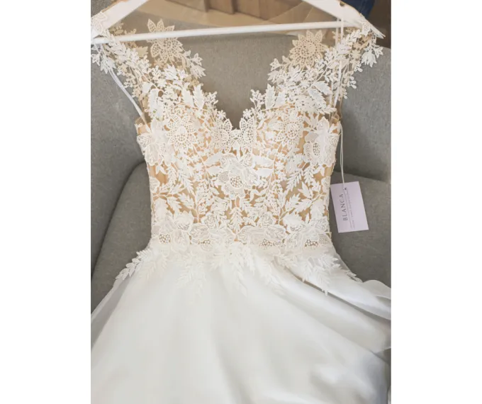 odcienie bieli sukni ślubnej