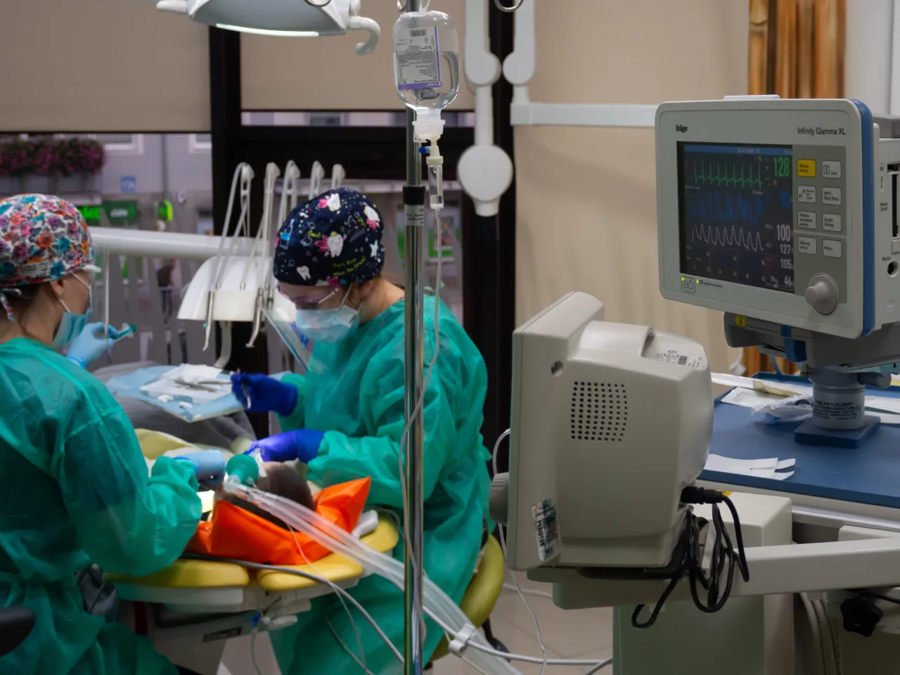 znieczulenie komputerowe the wand, gaz rozweselający maska na twarzy