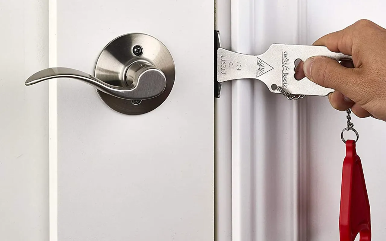 portable door lock hotel