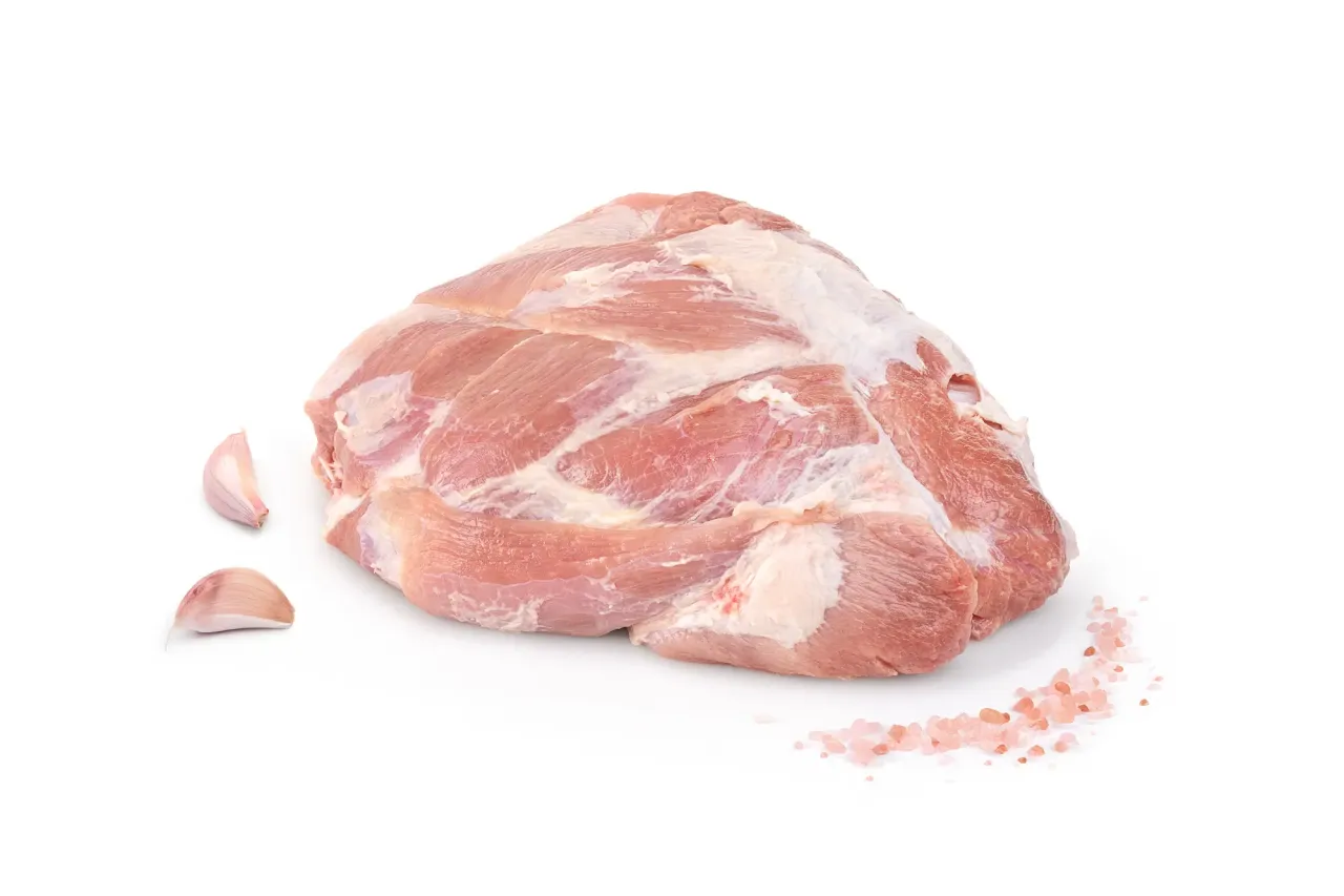 surowa łopatka wieprzowa w całości