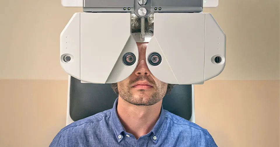 Vision Express salon wnętrze, badanie wzroku