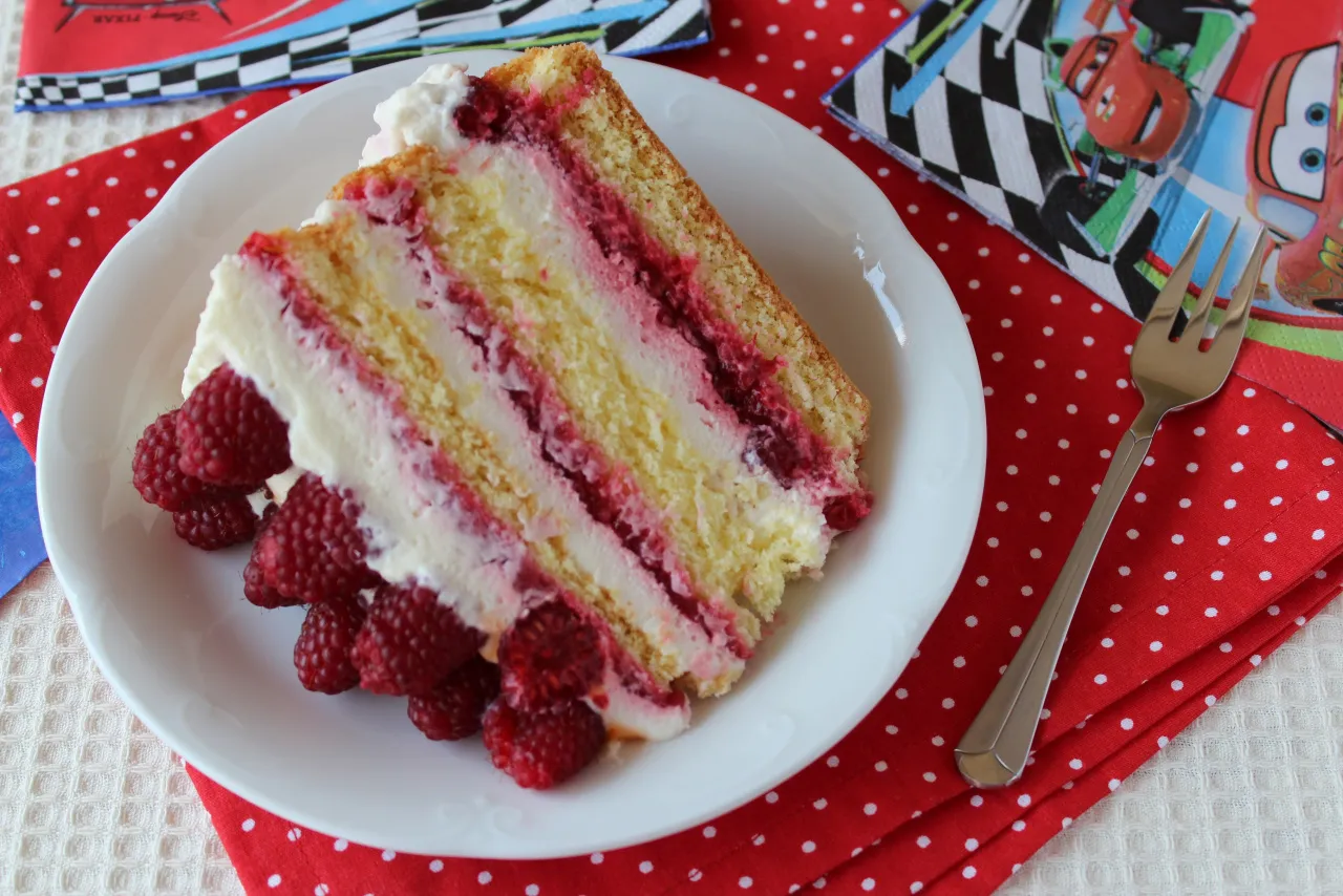 Tort malinowy dla dzieci