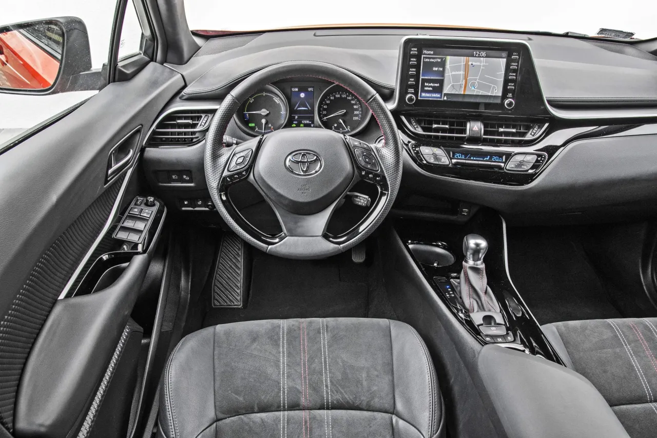 Toyota C-HR Hybrid wersje wyposażenia