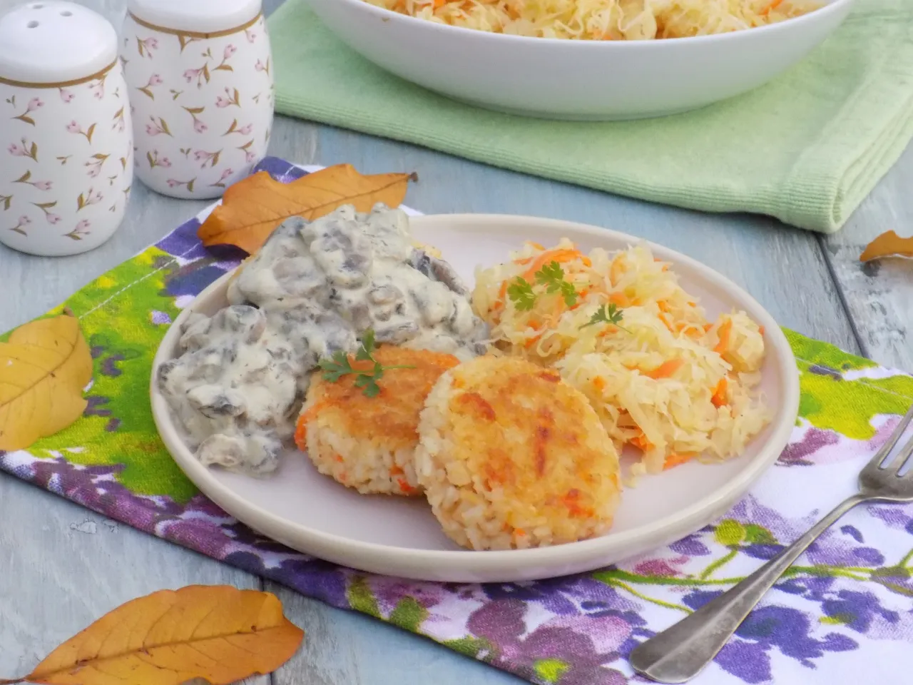 kotlety ryżowe z sosem