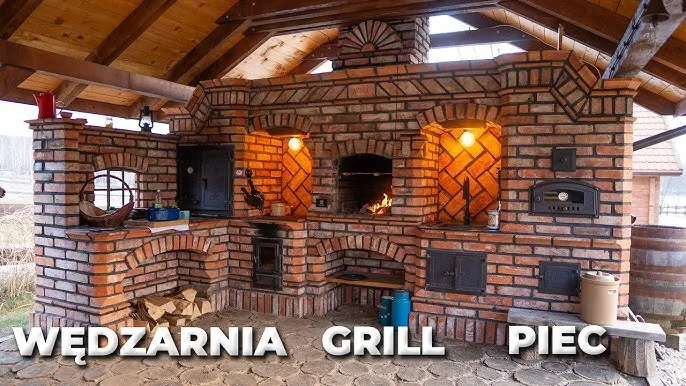 murowany grill z wędzarnią w altanie