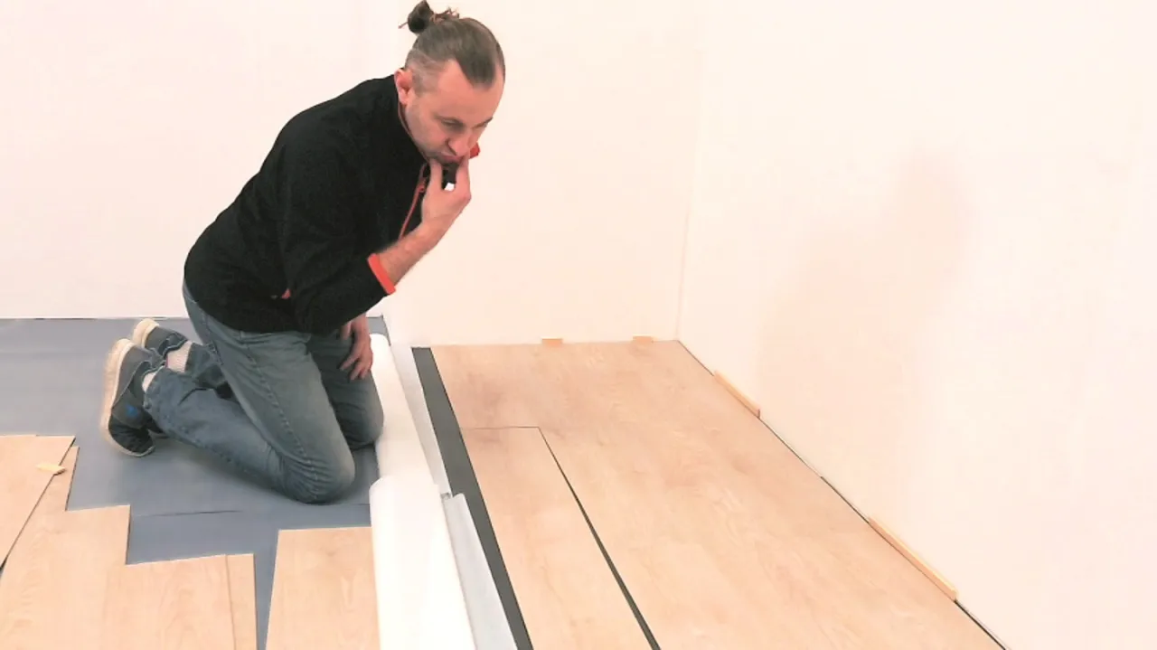 Układanie paneli winylowych na klik krok po kroku