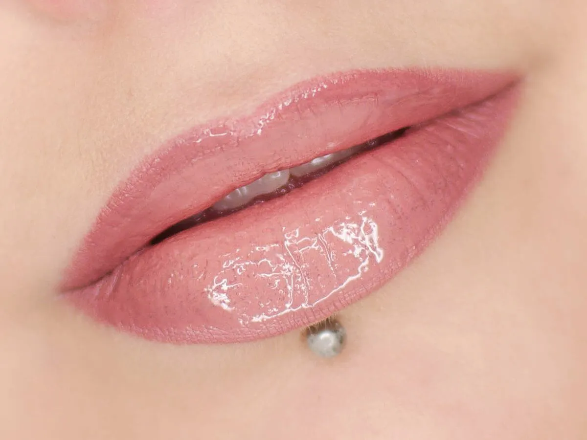 makijaż powiększający usta krok po kroku