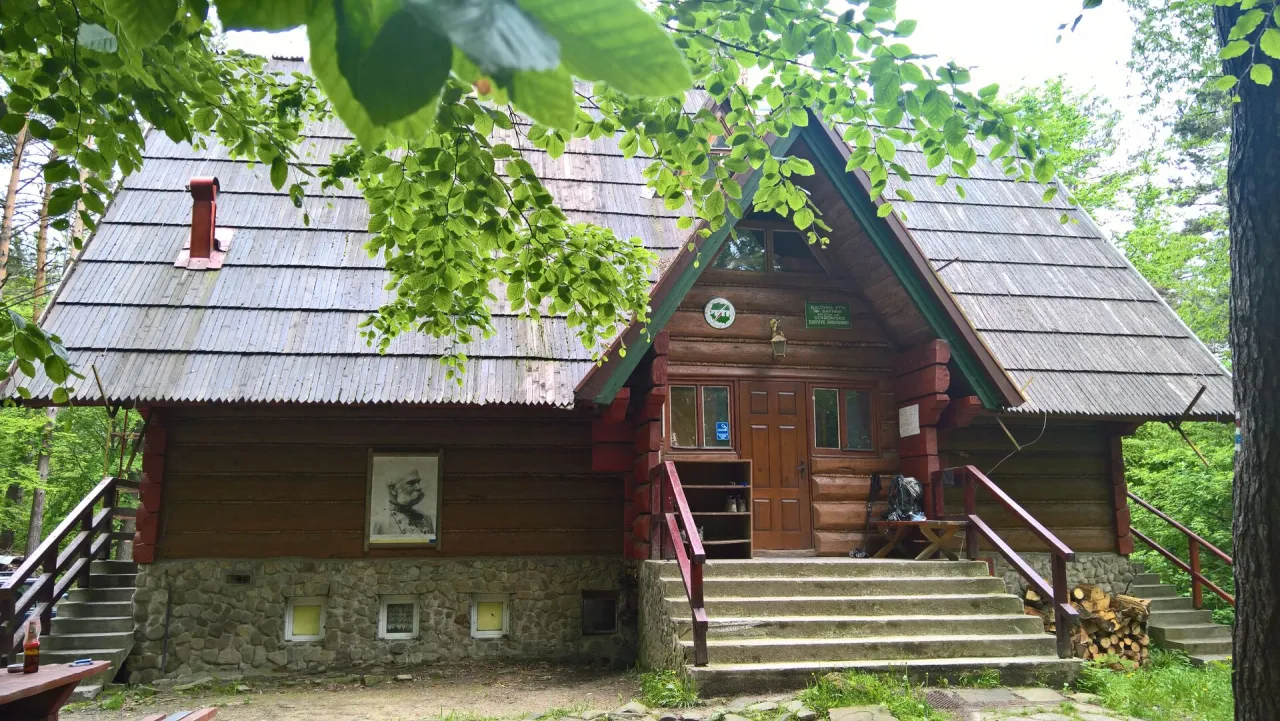 Wnętrze Bacówki Bartne noclegi