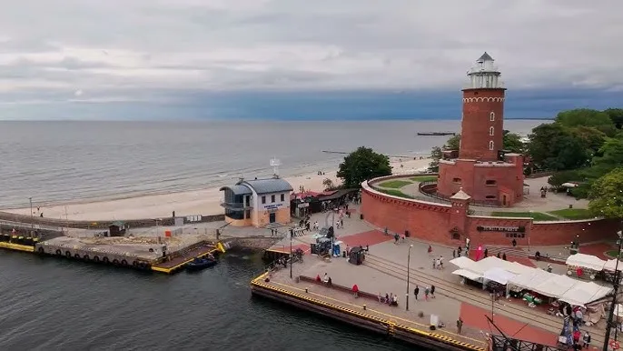 Kołobrzeg Molo Latarnia Morska port