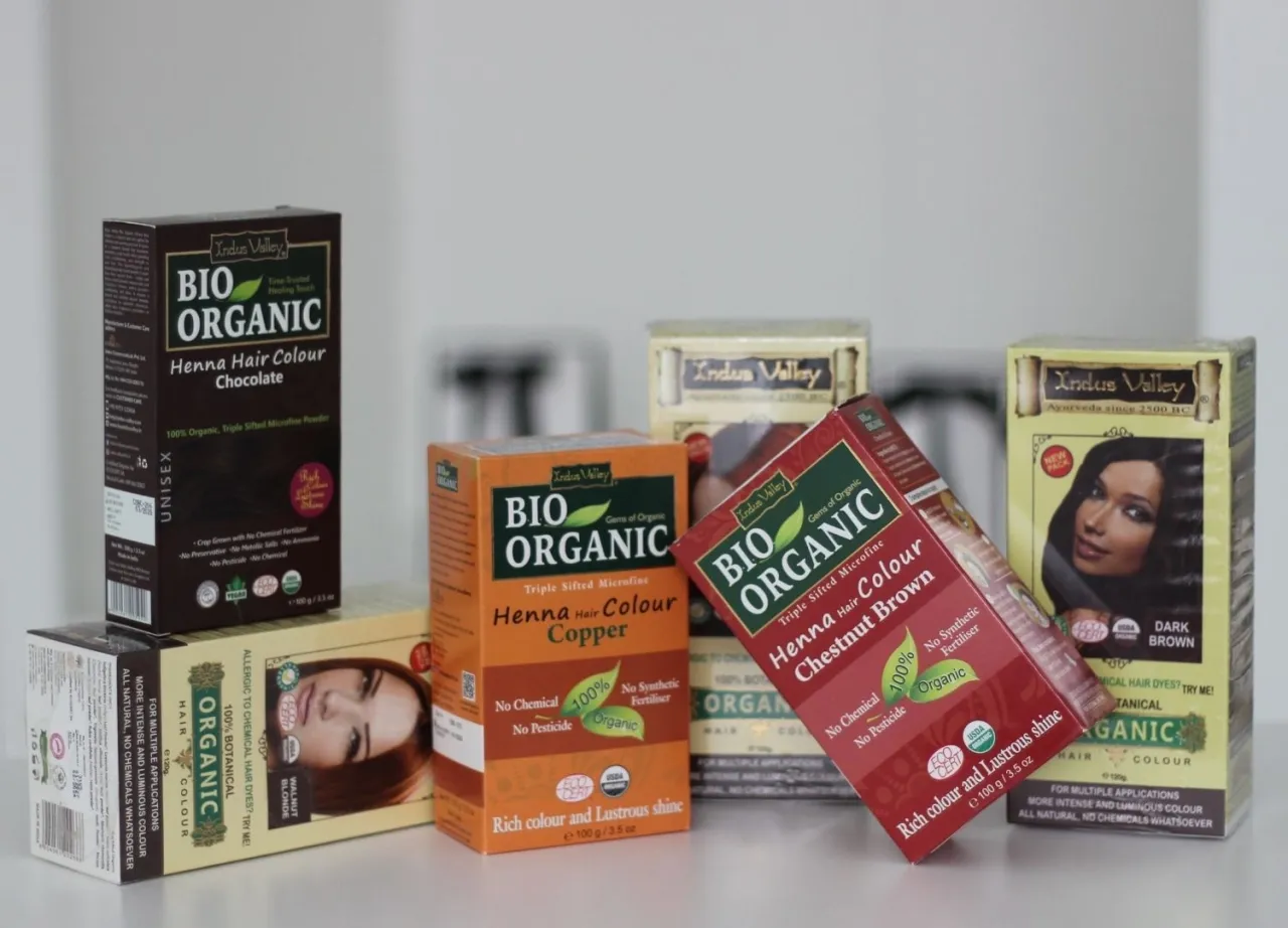 r&oacute;żne kolory henny naturalnej