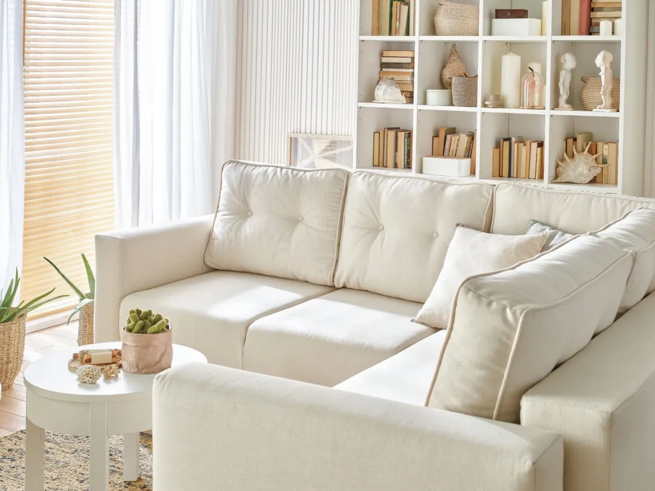 r&oacute;żne rodzaje plam na kanapie, tekstury materiał&oacute;w obiciowych