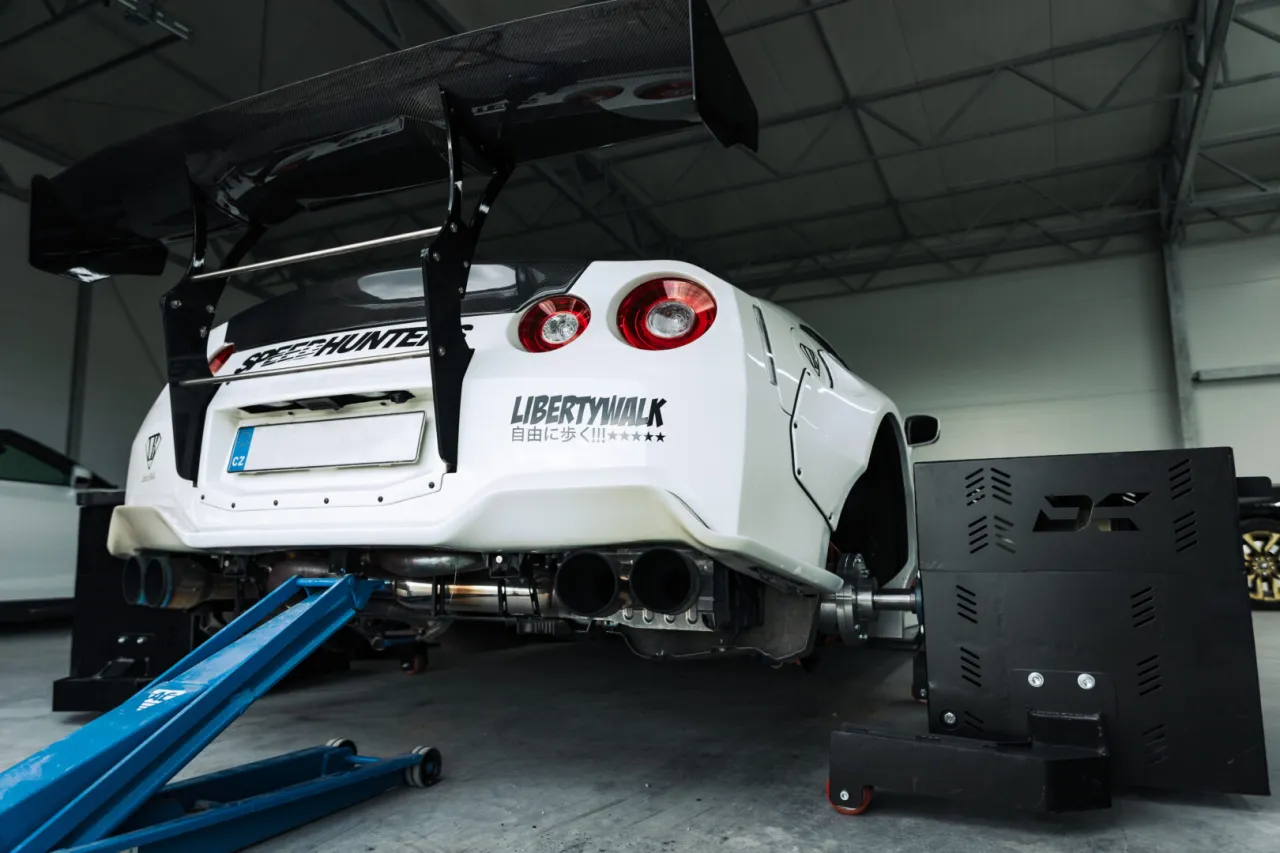 profesjonalny warsztat tuningowy z hamownią