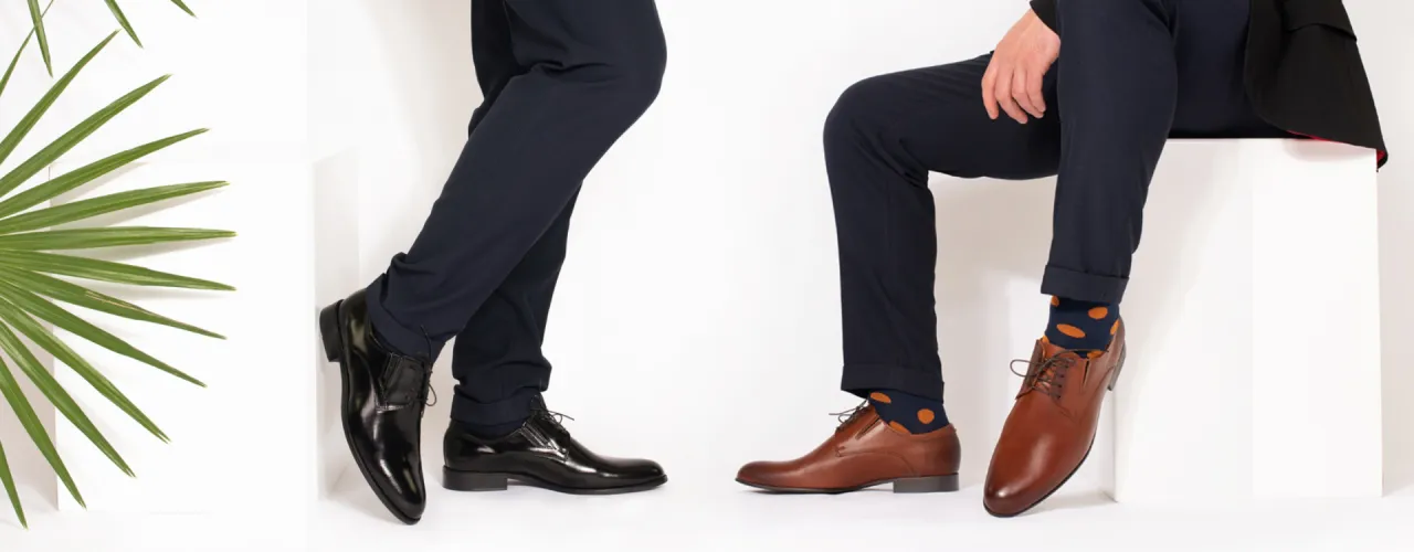 czarne oksfordy do granatowego garnituru