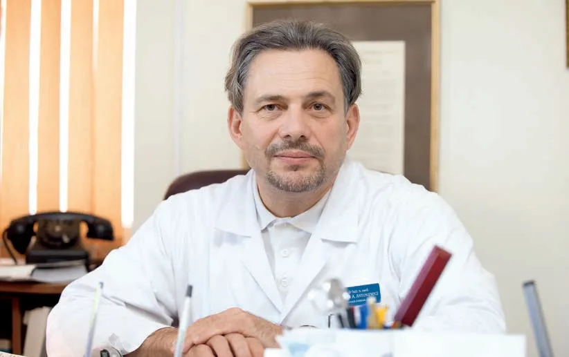 dr hab n med Artur Antoniewicz urolog