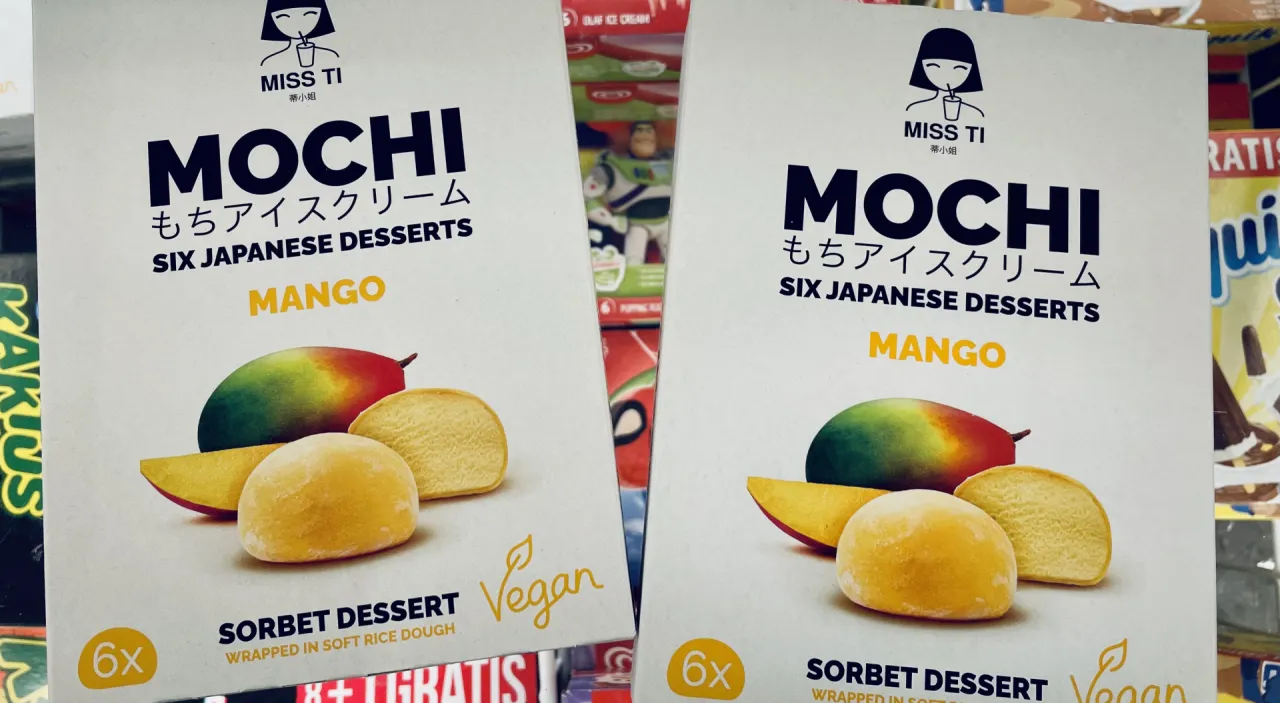 Mochi Miss Ti w lodówce sklepowej