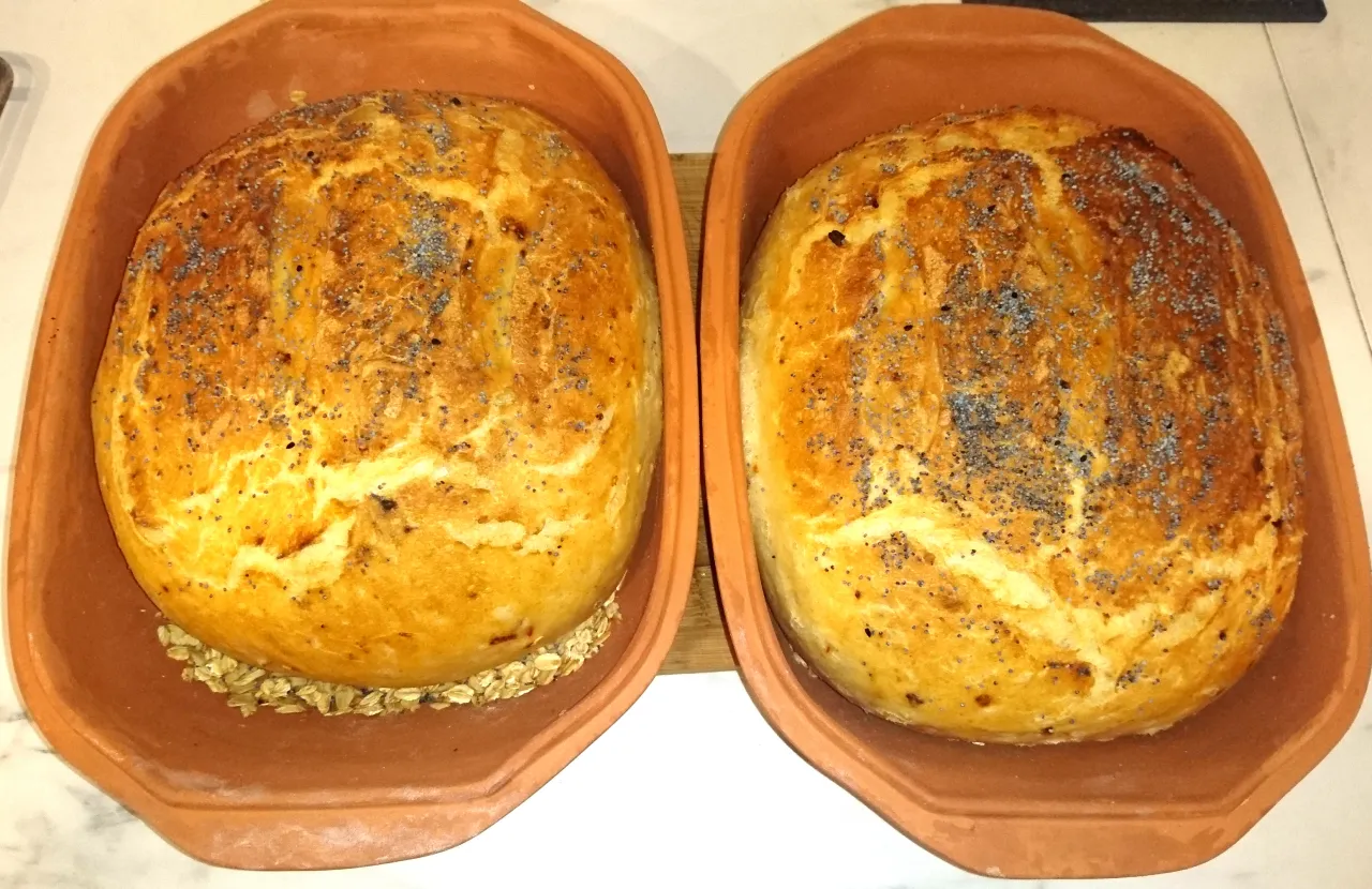 chleb pieczony w garnku rzymskim