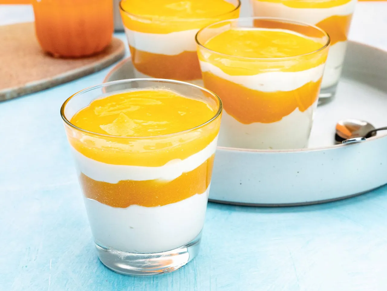 Solero Dessert im Glas sch&ouml;n angerichtet