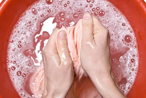 błędy usuwanie plam ubrania