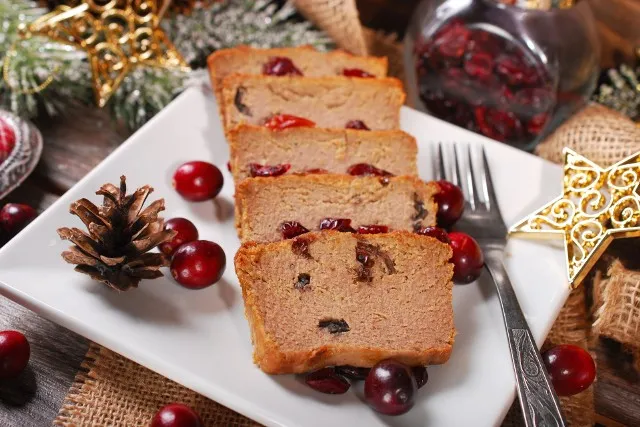 pasztet drobiowy z żurawiną i orzechami