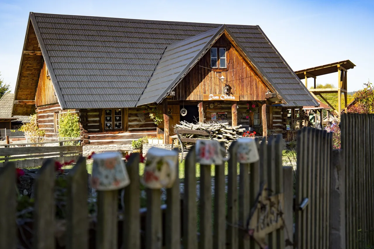 Zdjęcie Skansen w Polsce: Odkryj fascynujące miejsca pełne historii