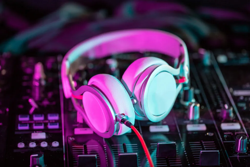 Zdjęcie Muzyka elektroniczna lata 80 teledyski, które zmieniły kulturę muzyczną