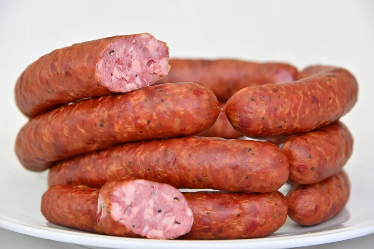 Zdjęcie Kiełbasa z dzika: cena, jakość i gdzie kupić? Sprawdź!