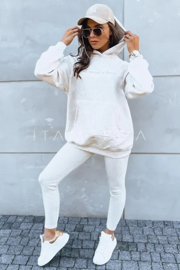 Zdjęcie Jak nosić bluzy z kapturem, aby zawsze wyglądać stylowo i modnie