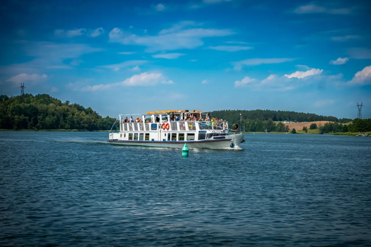 Hotel Gołębiewski Mikołajki jezioro Tałty przystań