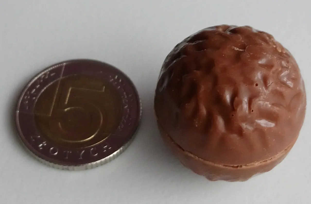 praliny z płynnym nadzieniem przekr&oacute;j