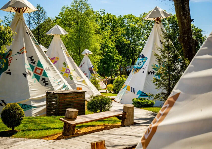 Western Camp Resort Energylandia domki tipi