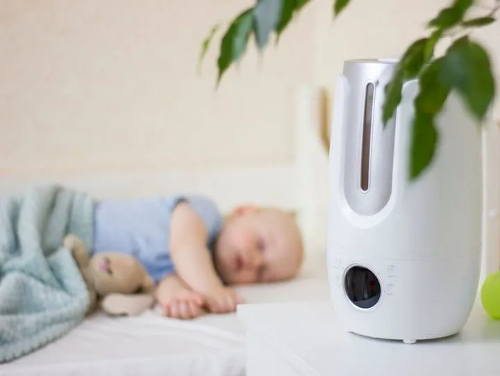 Niemowlę w nawilżonym pokoju
