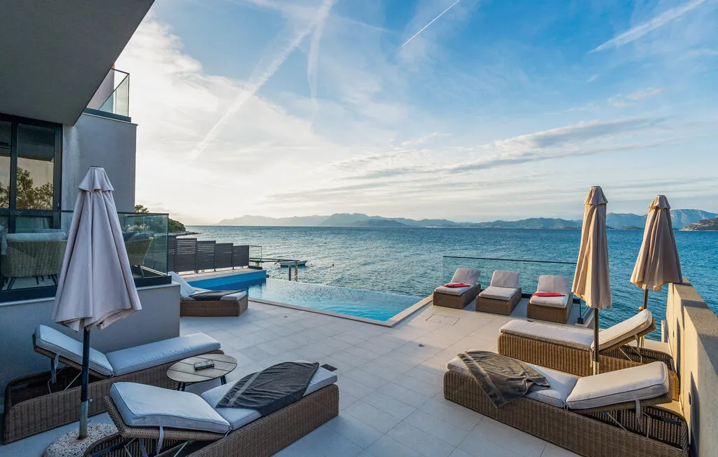 Różne typy noclegów w Chorwacji (apartamenty, domy wakacyjne, domki mobilne)