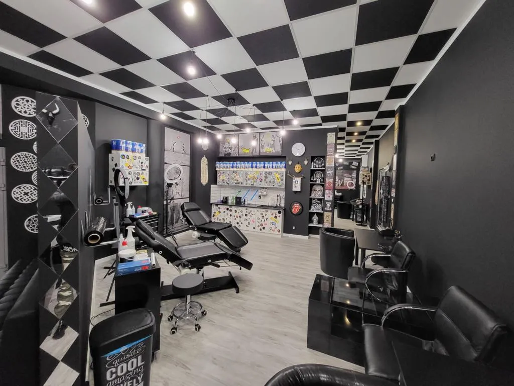 profesjonalne studio tatuażu wnętrze