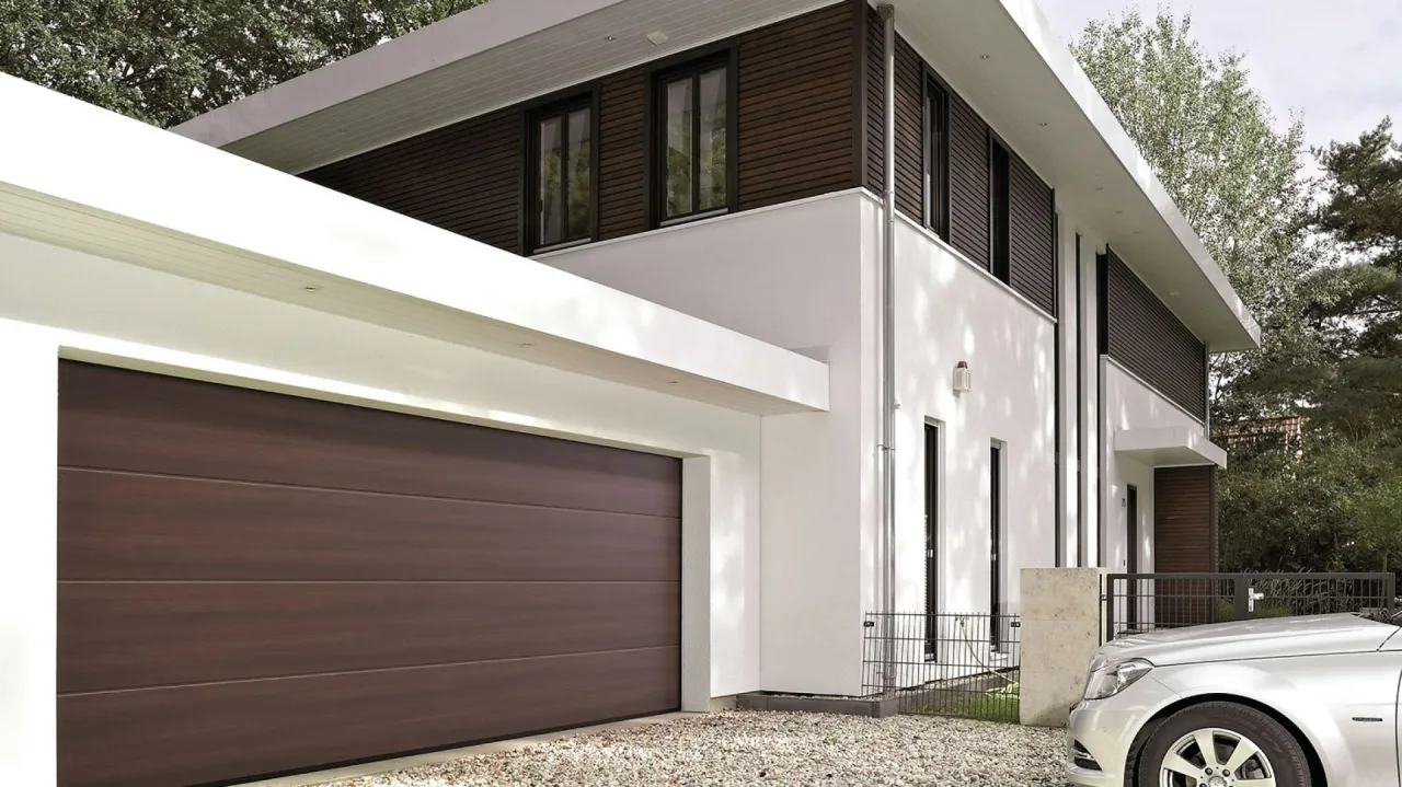 zalety ocieplanych drzwi garażowych