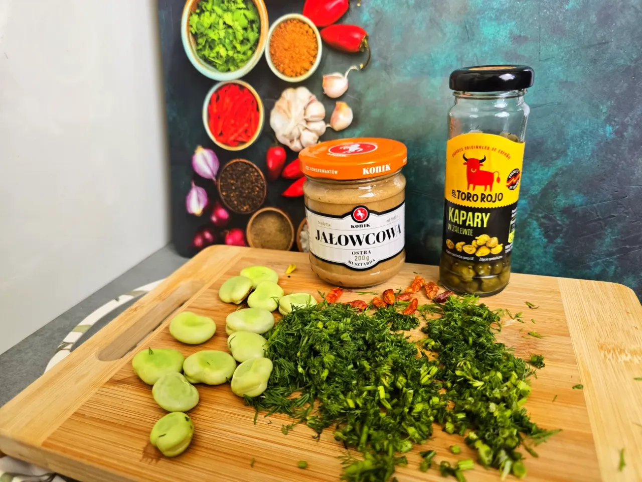 różnorodne dania z bobu sałatki pasty przekąski