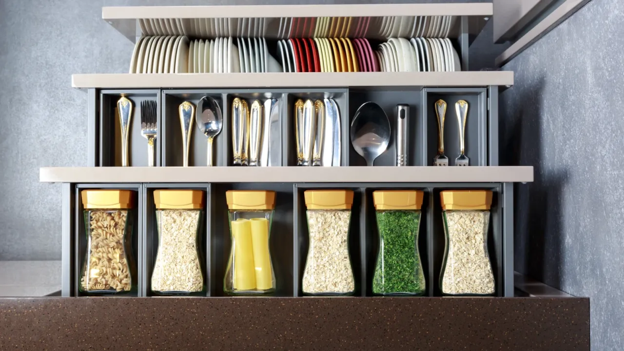 organizacja szafek kuchennych