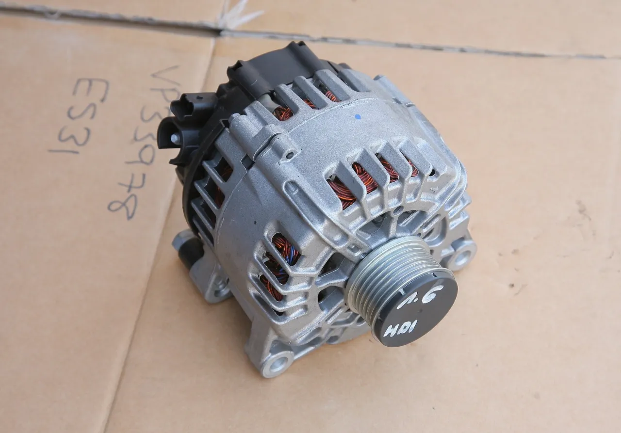 Alternator w samochodzie z zaznaczonym łożyskiem