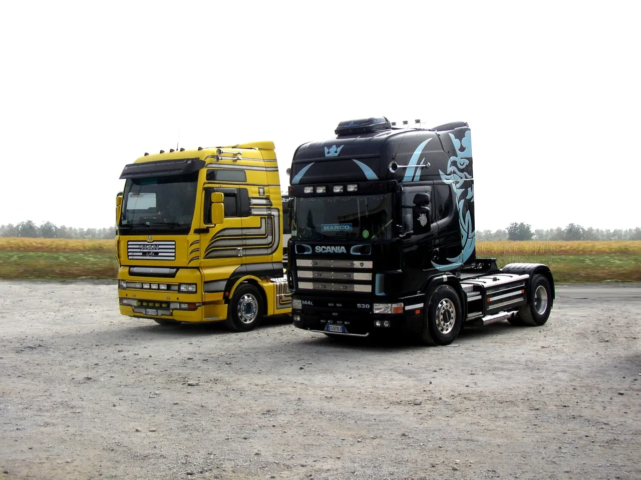 różne konfiguracje osi ciągnika siodłowego