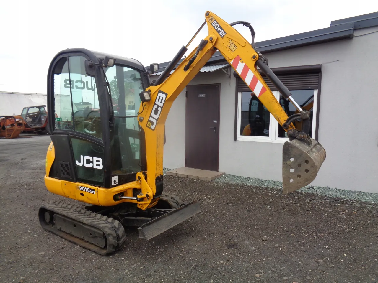 Używana minikoparka na sprzedaż