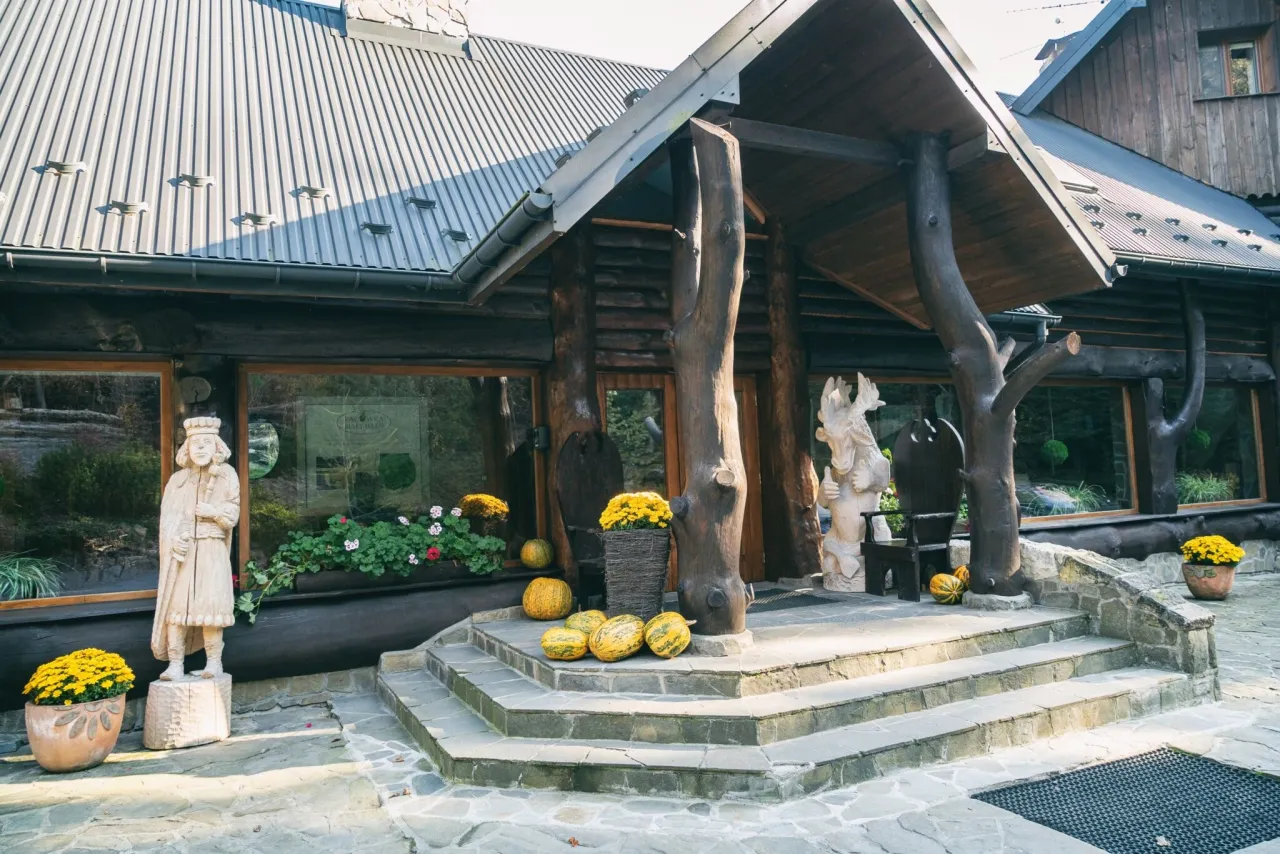 Bacówka Biały Jeleń Iwkowa widok z lotu ptaka