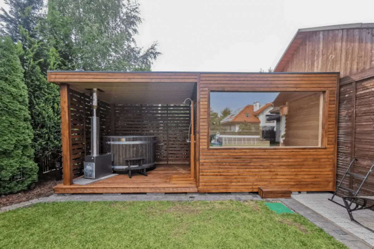 Nowoczesne domowe spa w ogrodzie lub na tarasie