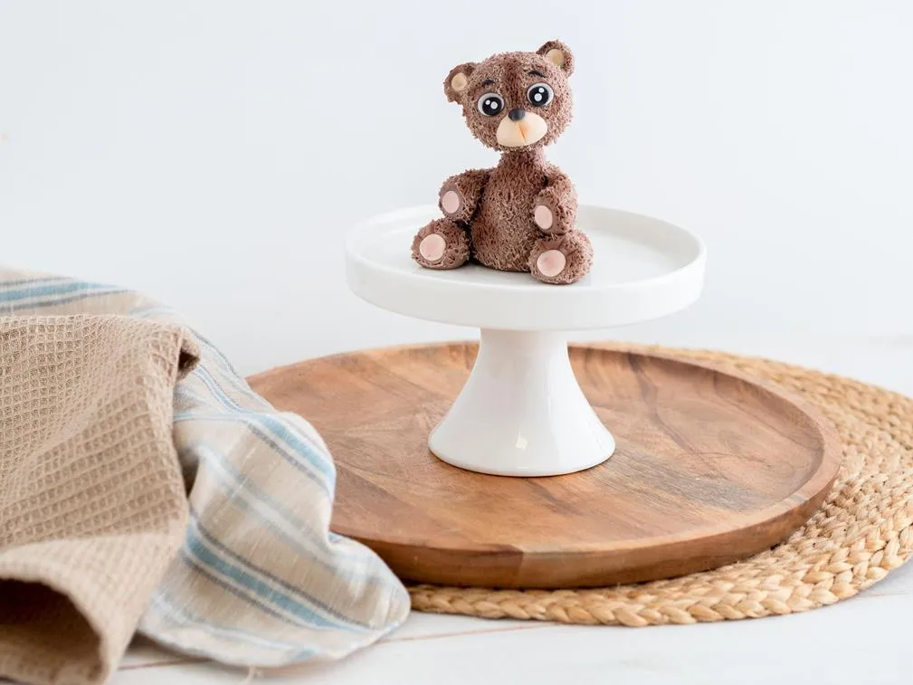 prosta figurka misia z masy cukrowej na tort